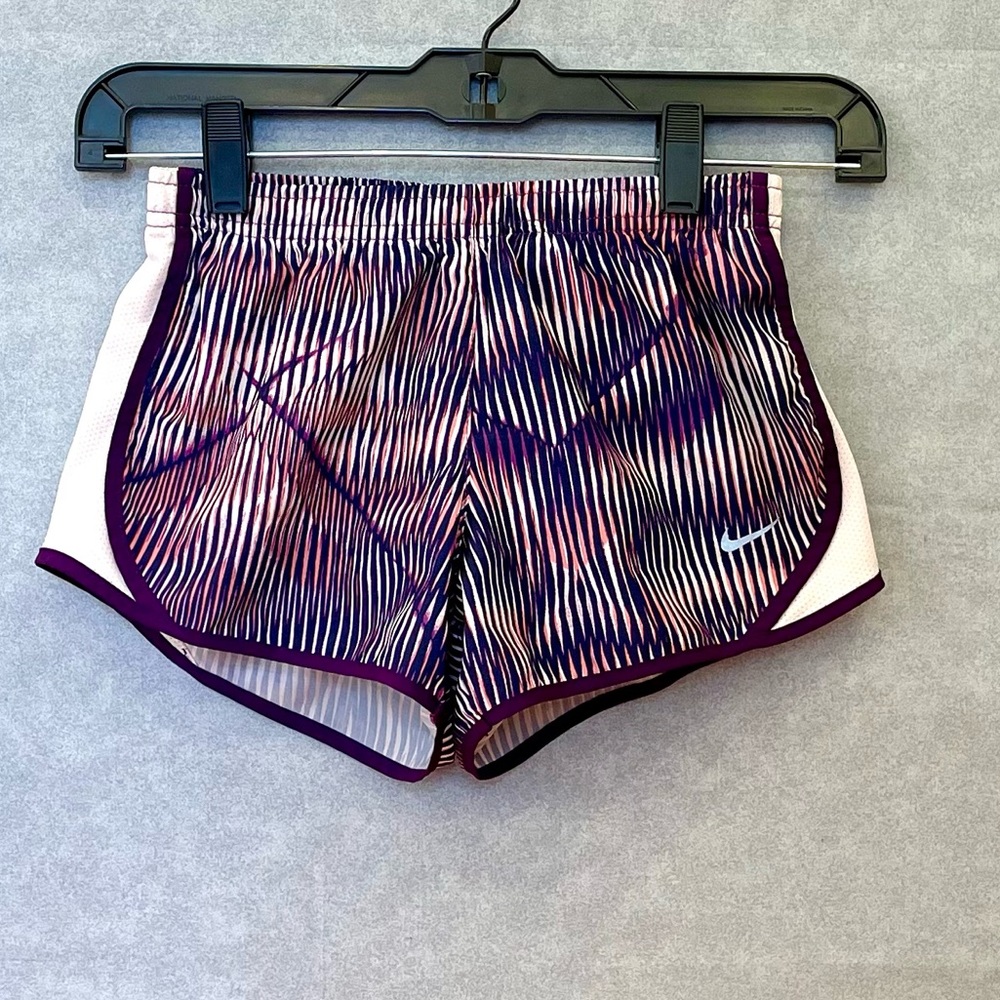 Nike     Size: S (Girl)    Short